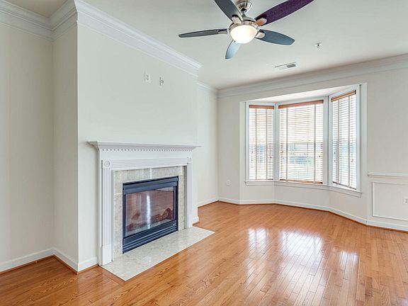 5th image of 2458 Curie Ct