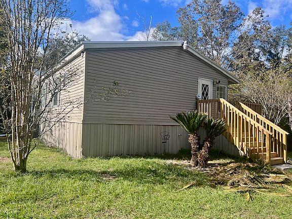 3rd image of 293 SW Madewood Dr
