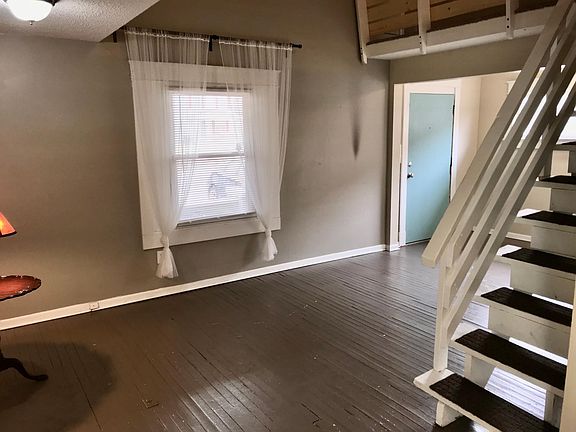 3rd image of 3914 Paseo