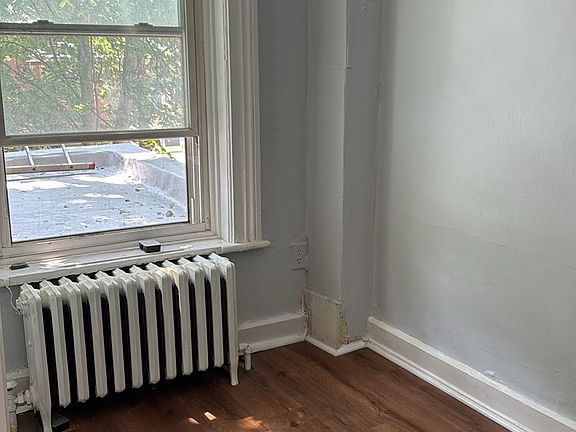 3rd image of 324 Hudson Ave APT 2