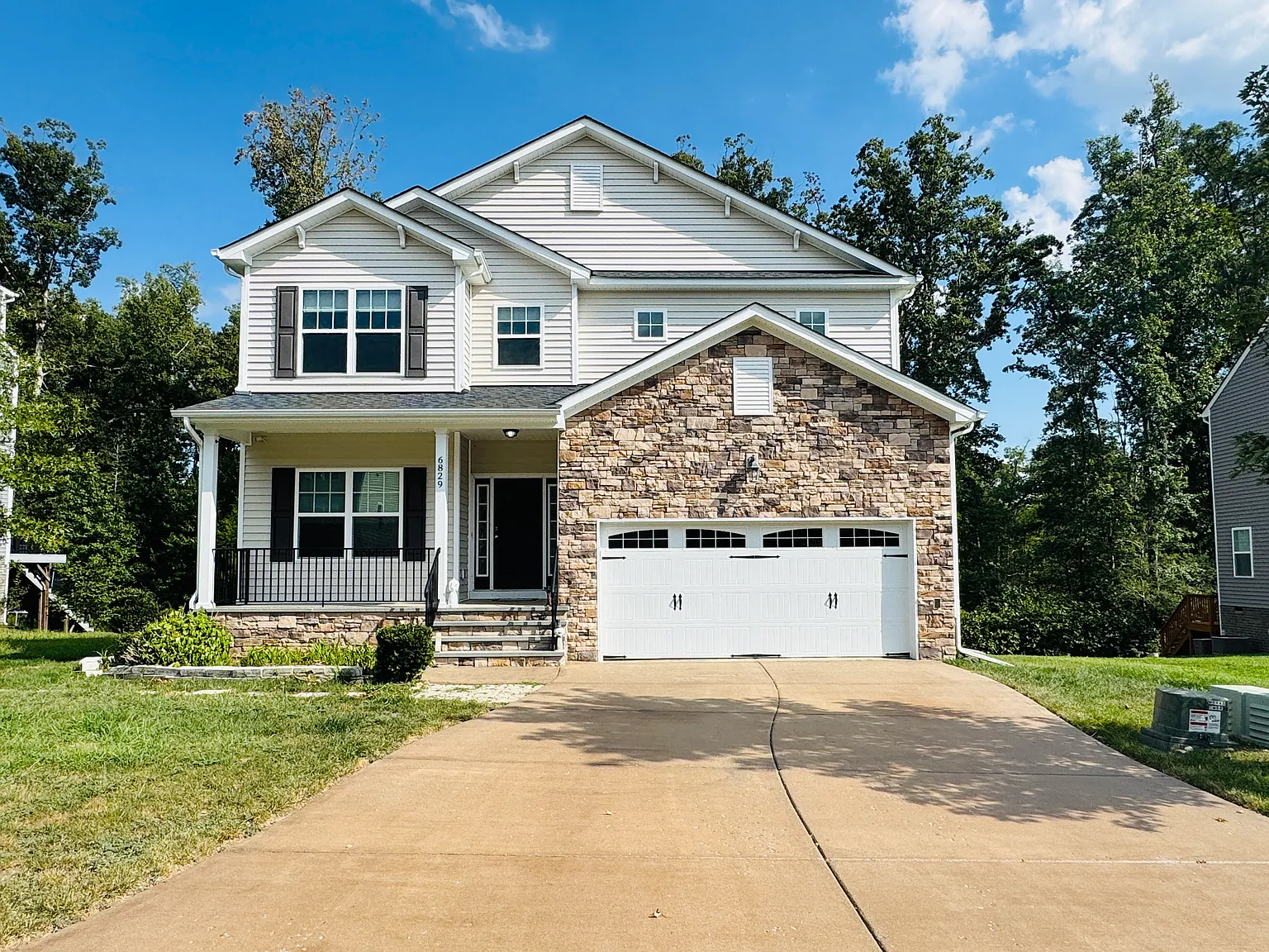5 bed, 2854 sqft, $3,000 — Photo 1