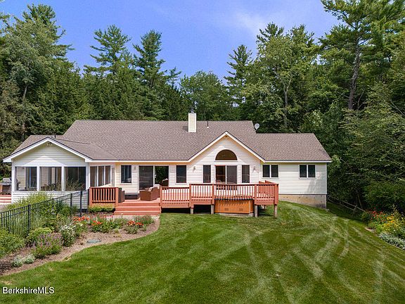 3rd image of 69 Bliven Rd