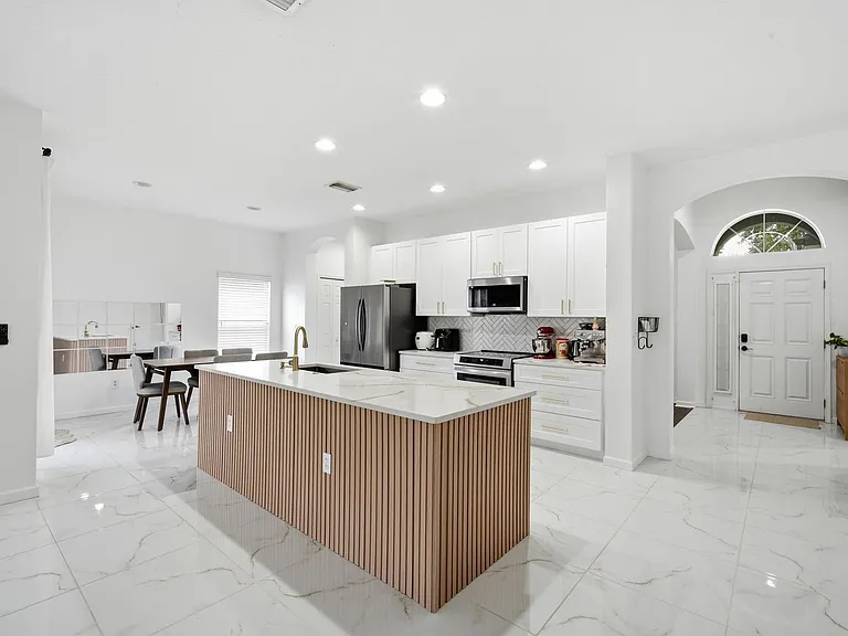 9821 Jasmine Brook Cir — Photo 10