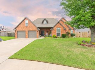 328 E Richmond Ter, Mustang, OK 73064