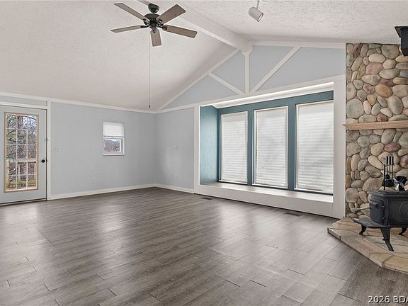 2nd image of 862 Malibu Rd