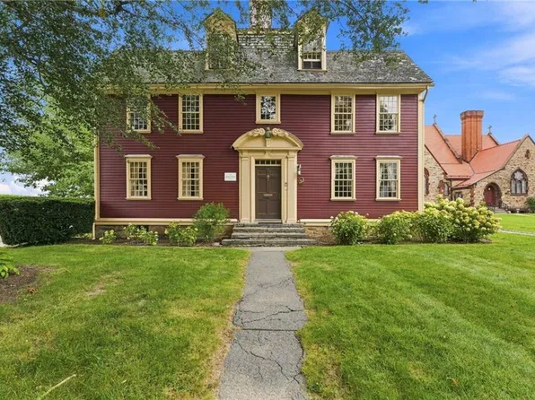 59 Washington St, Newport, RI 02840