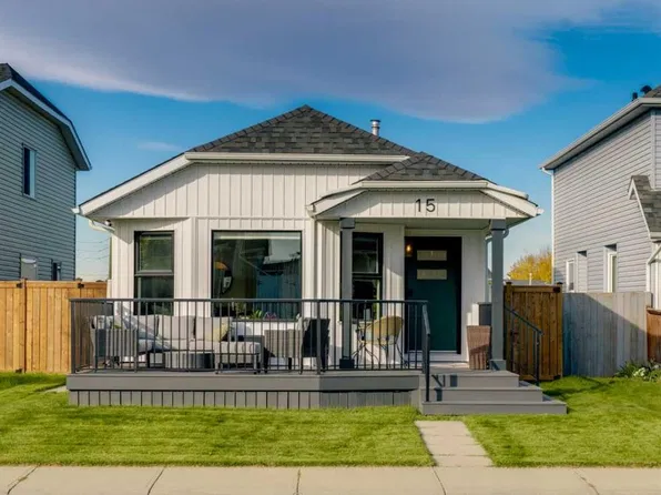 15 E Rivercrest Way SE, Calgary, AB T2C 4J8