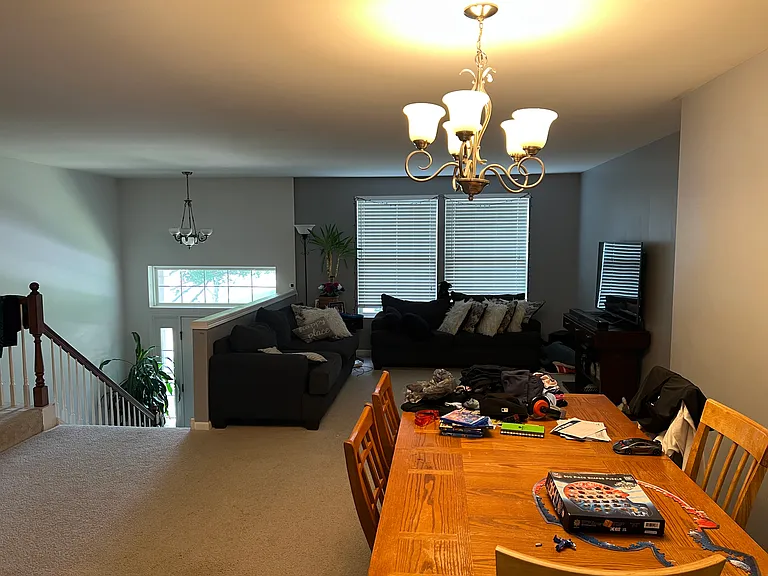 1009 Reserve Dr — Photo 2
