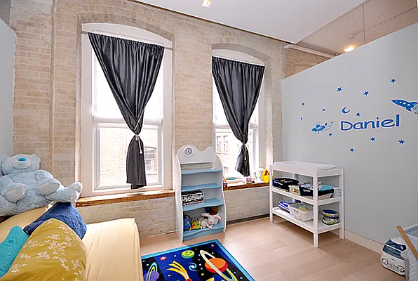 Sold by Yael Dunsky Real Estate | media 3