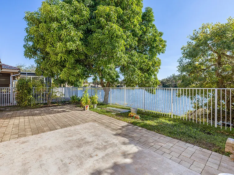 3800 Woodfield Dr — Photo 39