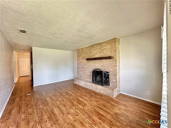 4th image of 3006 Trenton Dr