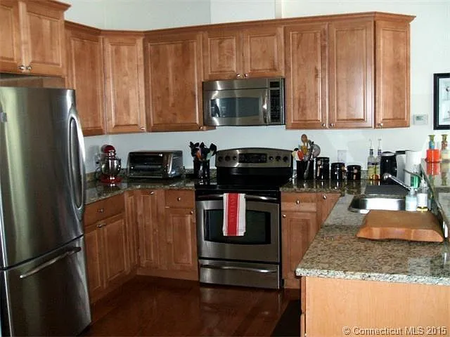1 King Philip Dr — Photo 3
