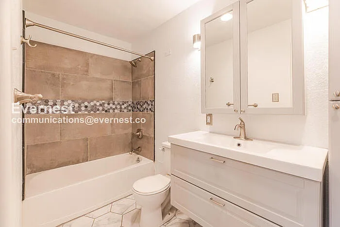 1243 N Washington St #402 — Photo 10