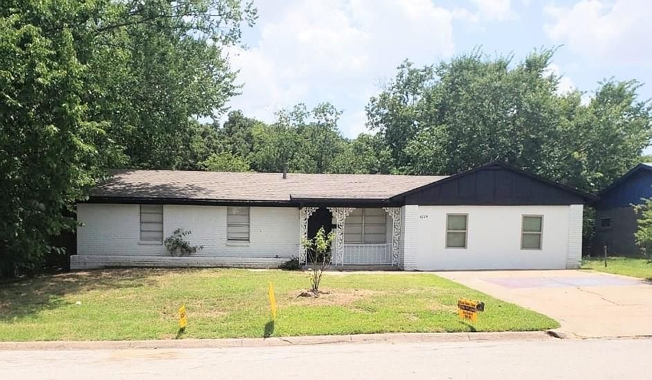 1st image of 4724 Forest Wood Dr