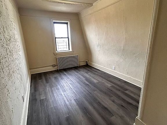 2nd image of 90 Linden St