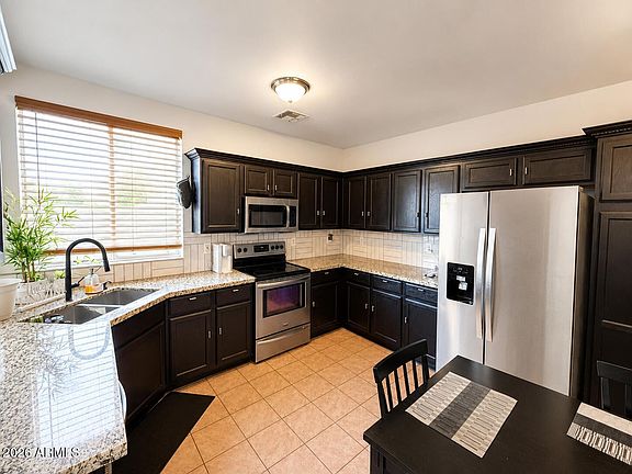 3rd image of 11414 W MOHAVE Street