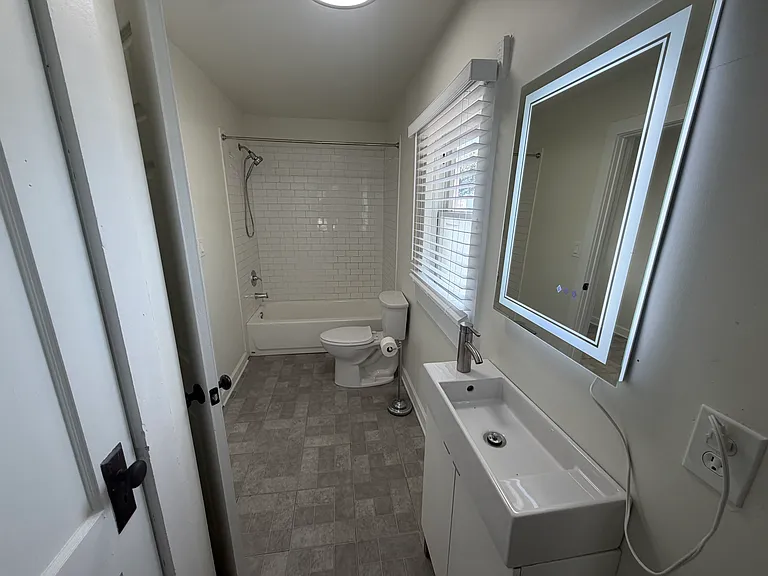 4504 N Suwanee Ave — Photo 7
