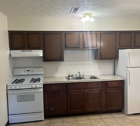 3rd image of 340 Hillcrest Ave NW #2