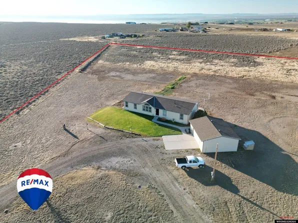 30 Mandalay Rd, Riverton, WY 82501