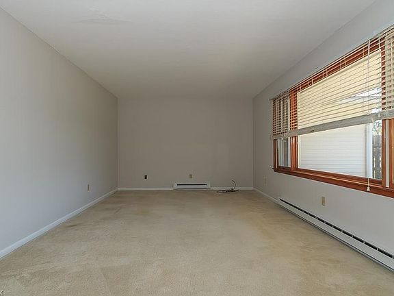 4th image of 8073 Meadow Run
