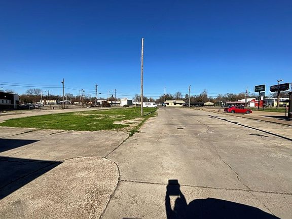 5th image of 1205 Highway 82 E
