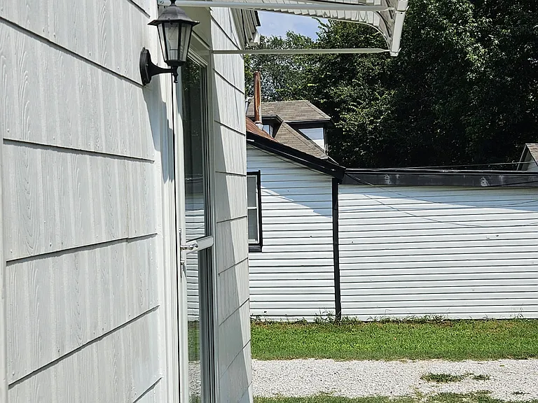1526 W Atlantic St — Photo 3