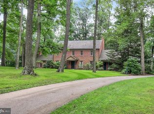 715 Valley Dr, Dallastown, PA 17313