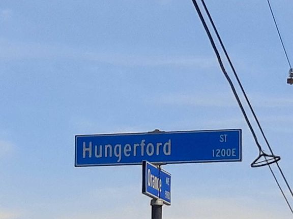 5th image of 1335 E Hungerford St