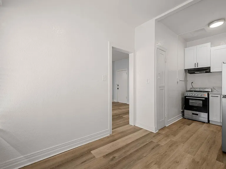 4144 W Adams Blvd — Photo 4