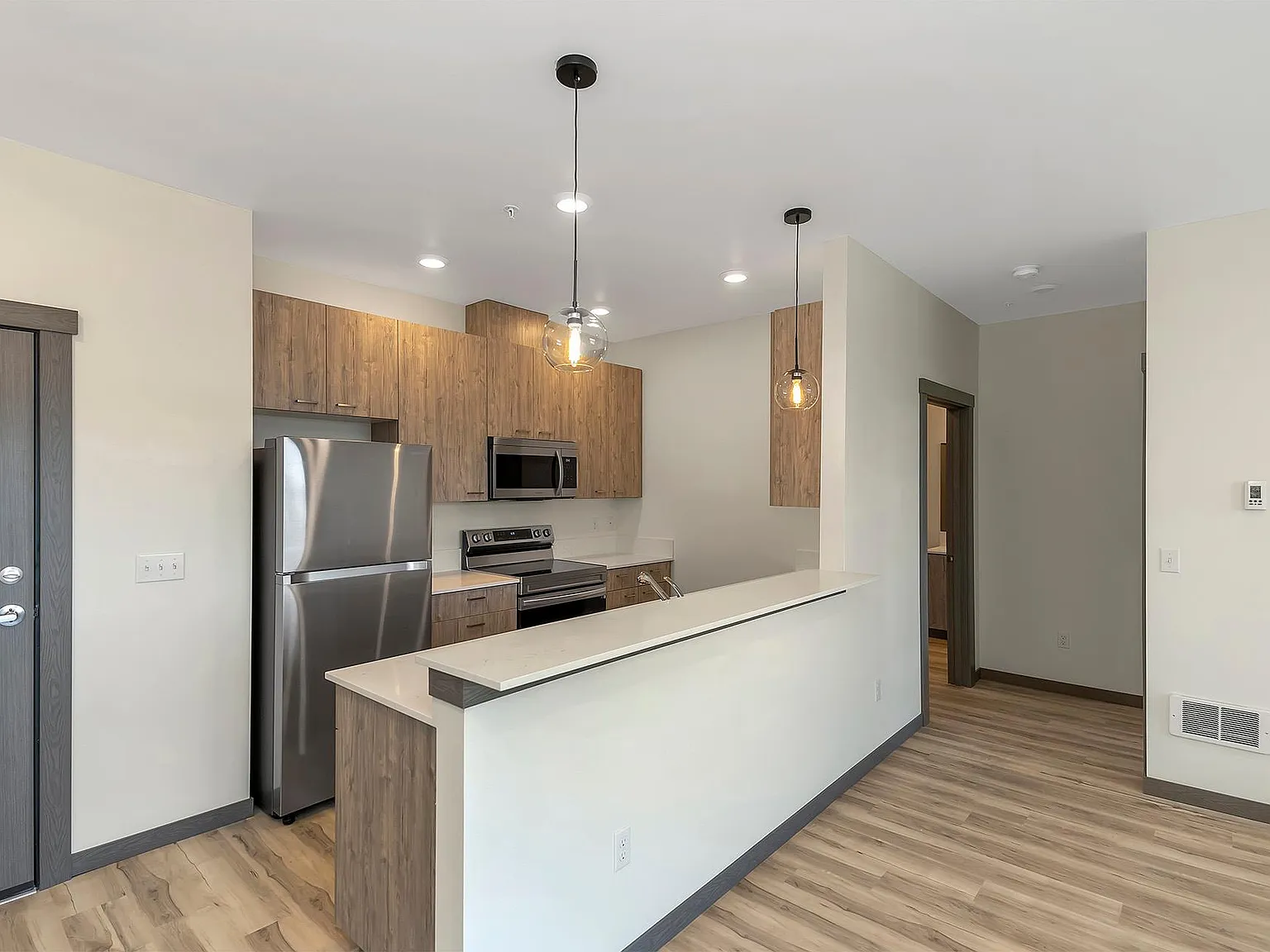 1 bed, 675 sqft, $1,700 — Photo 4