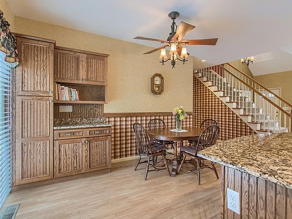 5th image of 15 Lilacwood Cir