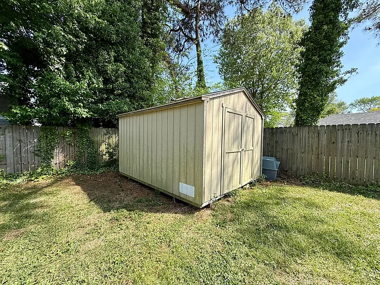 8028 Glade Rd — Photo 19