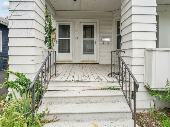 22 N Lake Ave APT 2