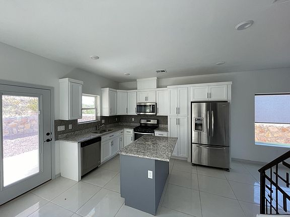 3rd image of 6315 Escondido Dr #A