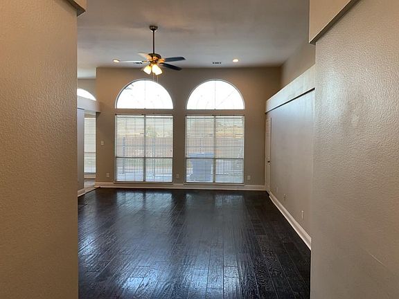 5th image of 5618 Luna Dr