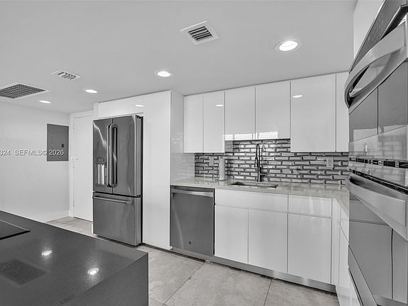 4th image of 7135 Collins Ave APT 736