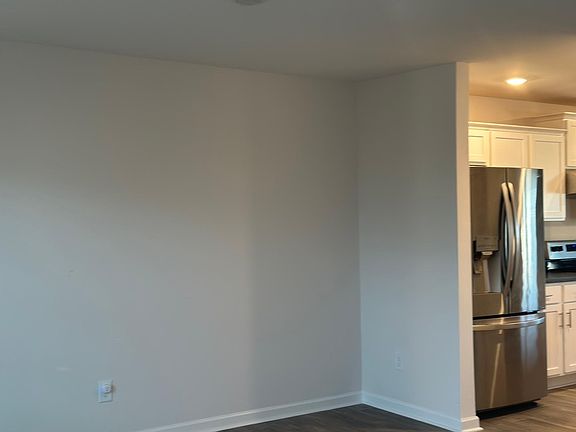 5th image of 327 Ovada Ave