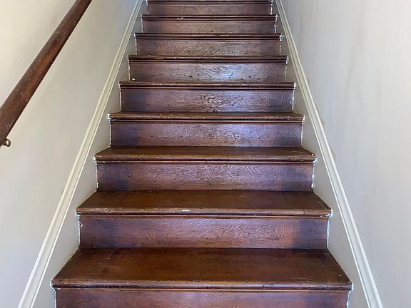 2nd image of 817 Macarthur Blvd #817