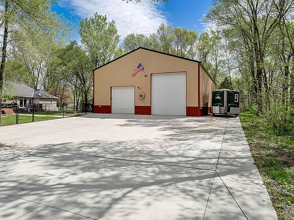 3rd image of 6370 232nd St W