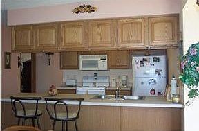 4th image of 5673 Oak Village Dr