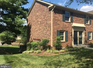 8422 Penshurst Dr #594, Springfield, VA 22152