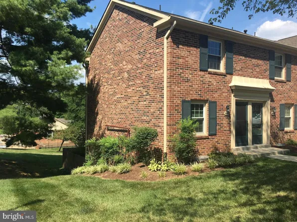 8422 Penshurst Dr #594, Springfield, VA 22152
