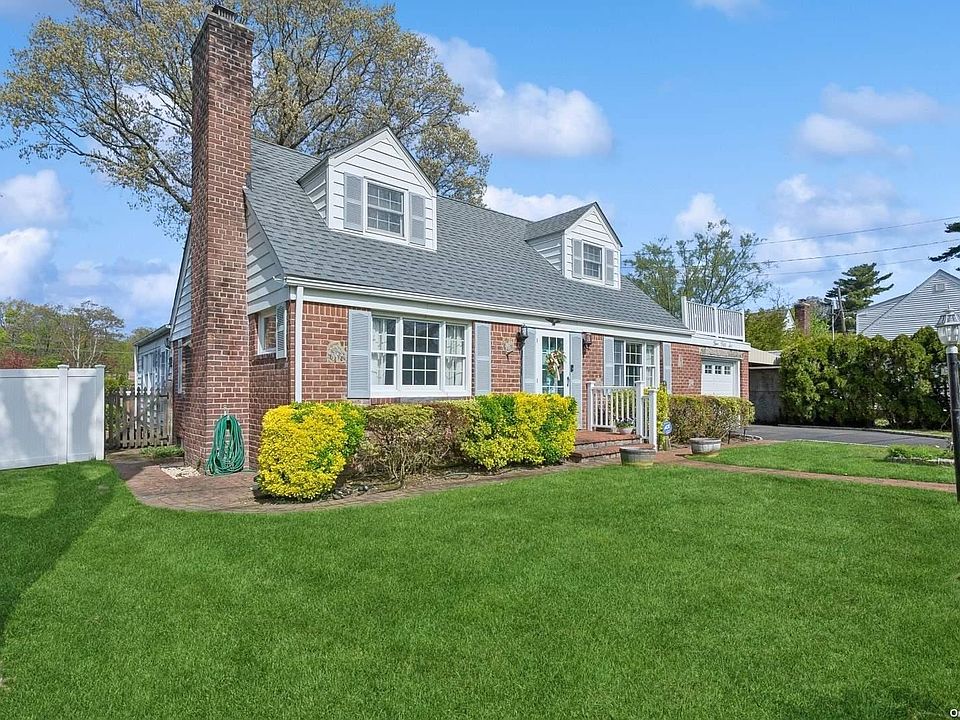 1st image of 556 Mulberry Lane