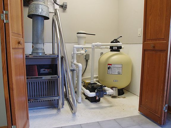 New pool filter and pump.