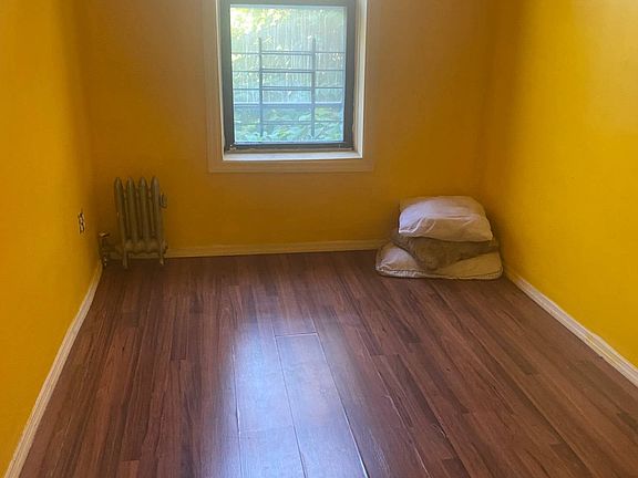 4th image of 435 Herzl St #1R