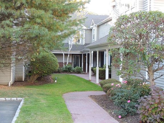 Court yard with side entrance