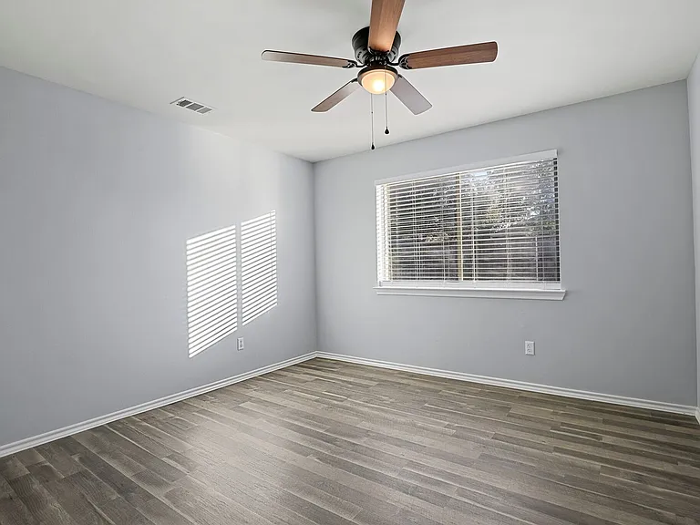 119 Magnolia St — Photo 16