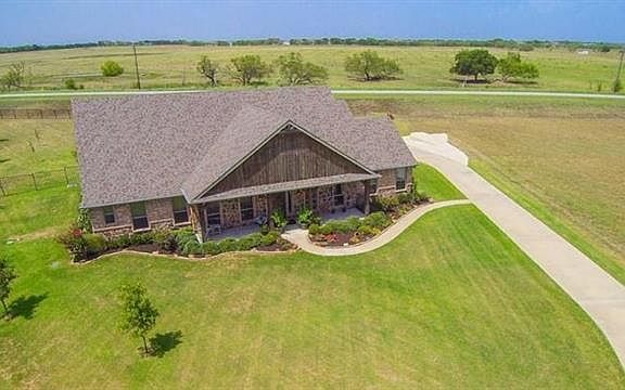 2nd image of 1520 Winding Creek Ln