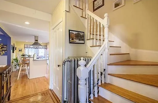 20 Raymond St — Photo 8