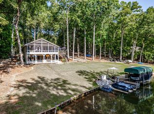 250 W River Bend Dr, Eatonton, GA